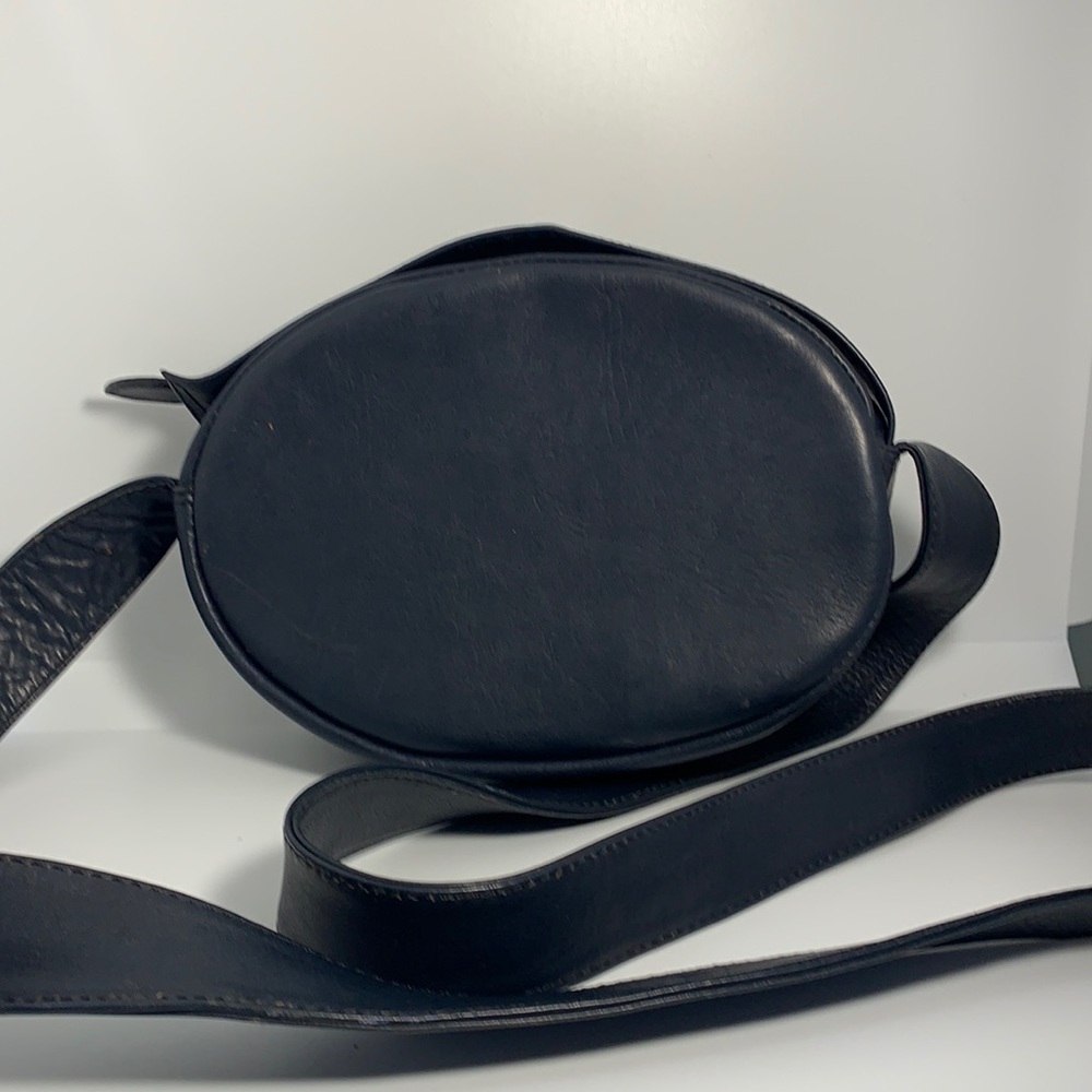 Vintage navy blue leather shoulder bag